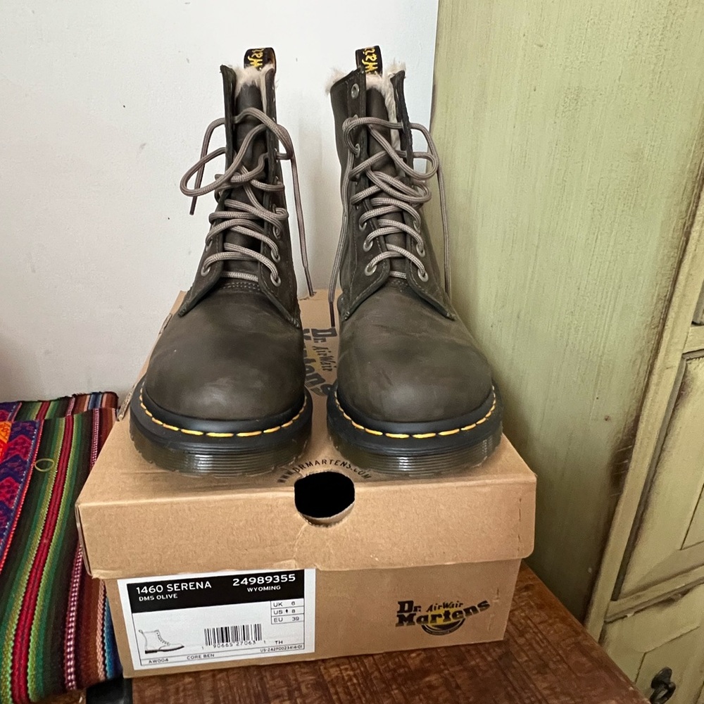 Dr..Martens 1460 Serena with Faux Fur lined.